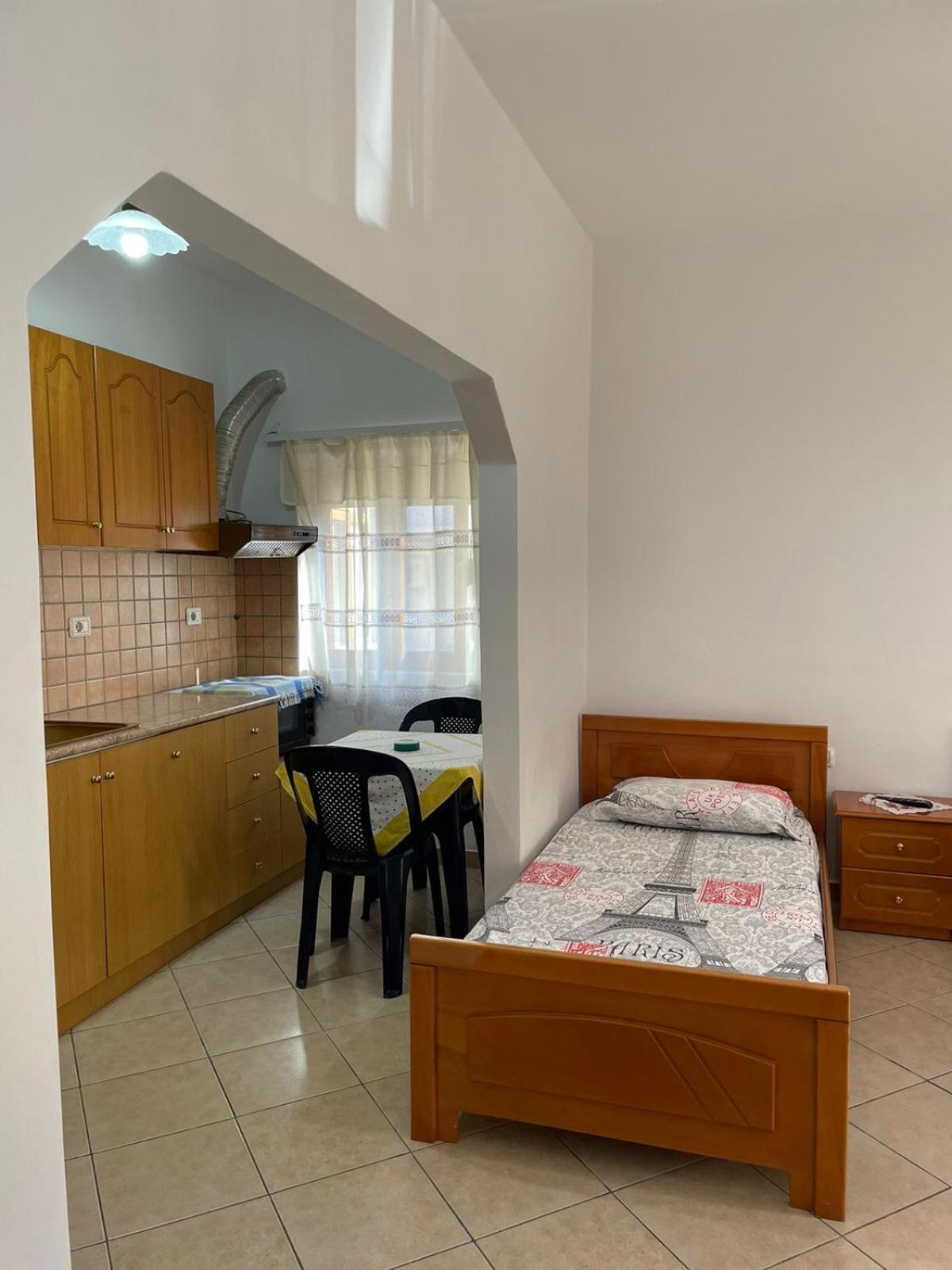 Olive Tree Hotel Sarande Bagian luar foto