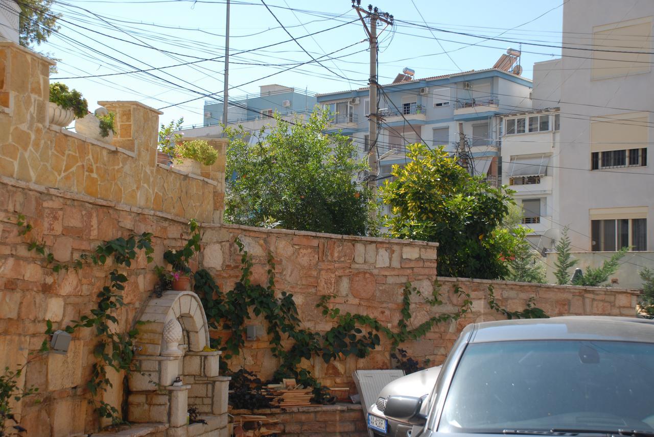 Olive Tree Hotel Sarande Bagian luar foto