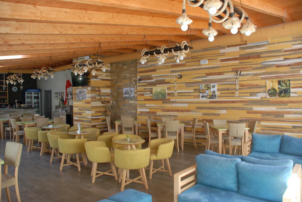Olive Tree Hotel Sarande Bagian luar foto